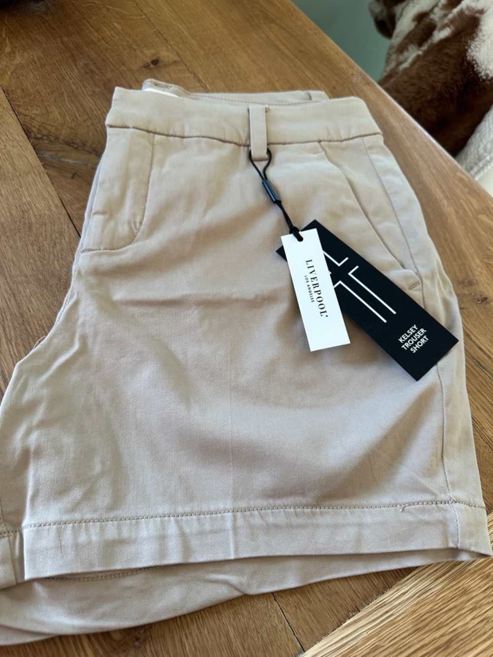Liverpool Kelsey High-Waist Tailored Shorts in Beige - Picture 3 of 3
